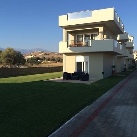 Holiday Luxury Villas كالاماكي المظهر الخارجي الصورة